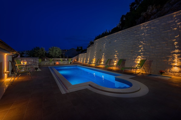 Outdoor pool, a heated pool