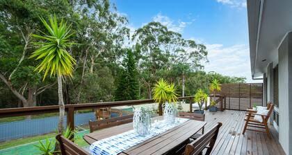 Large Pet Friendly house with pool