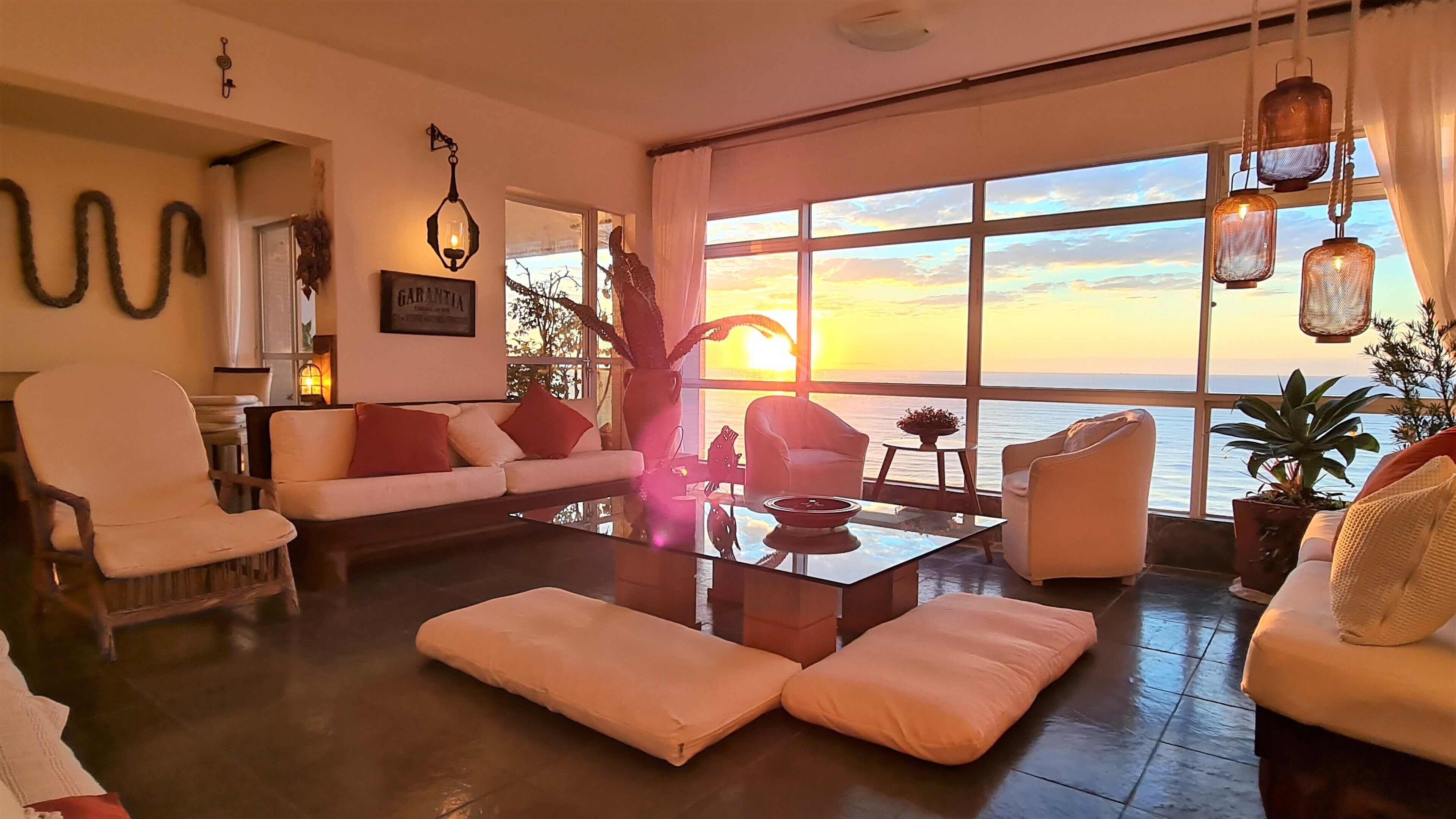 Luxury apartment with spectacular sea views 