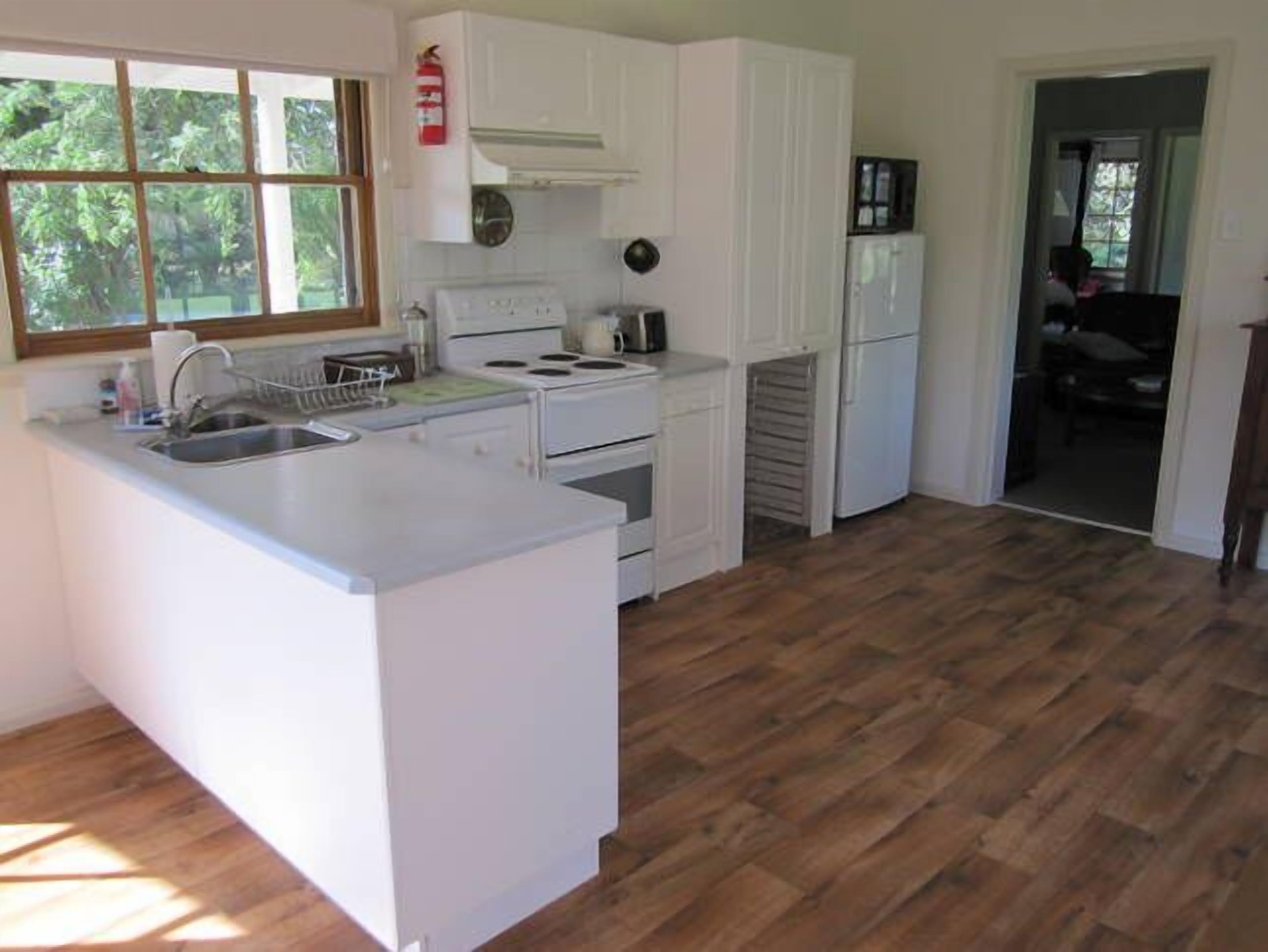 Cosy cottage with an historic feel, in a park-like setting with rural views