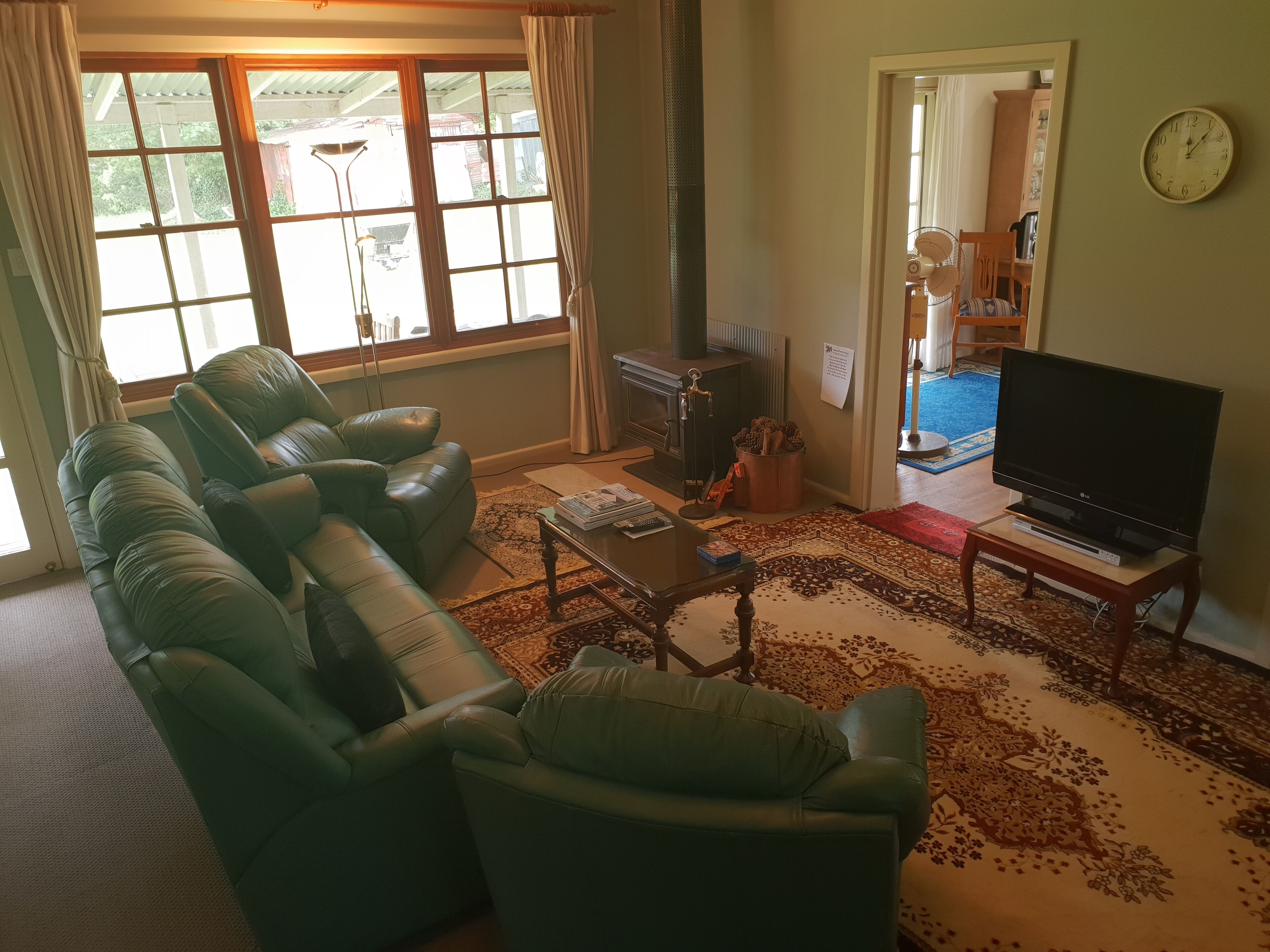 Cosy cottage with an historic feel, in a park-like setting with rural views