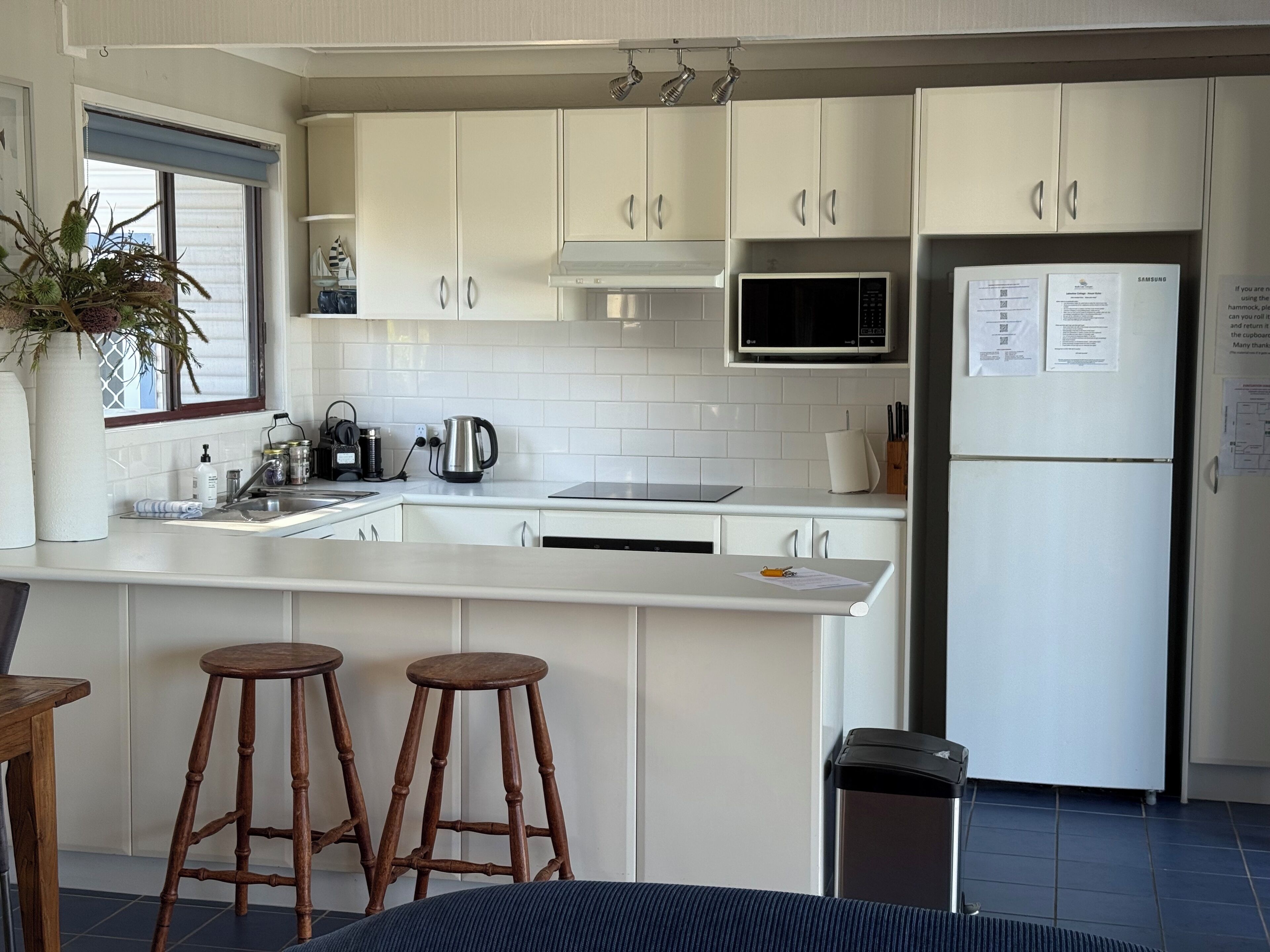 冰箱、微波炉、烤箱、炉灶