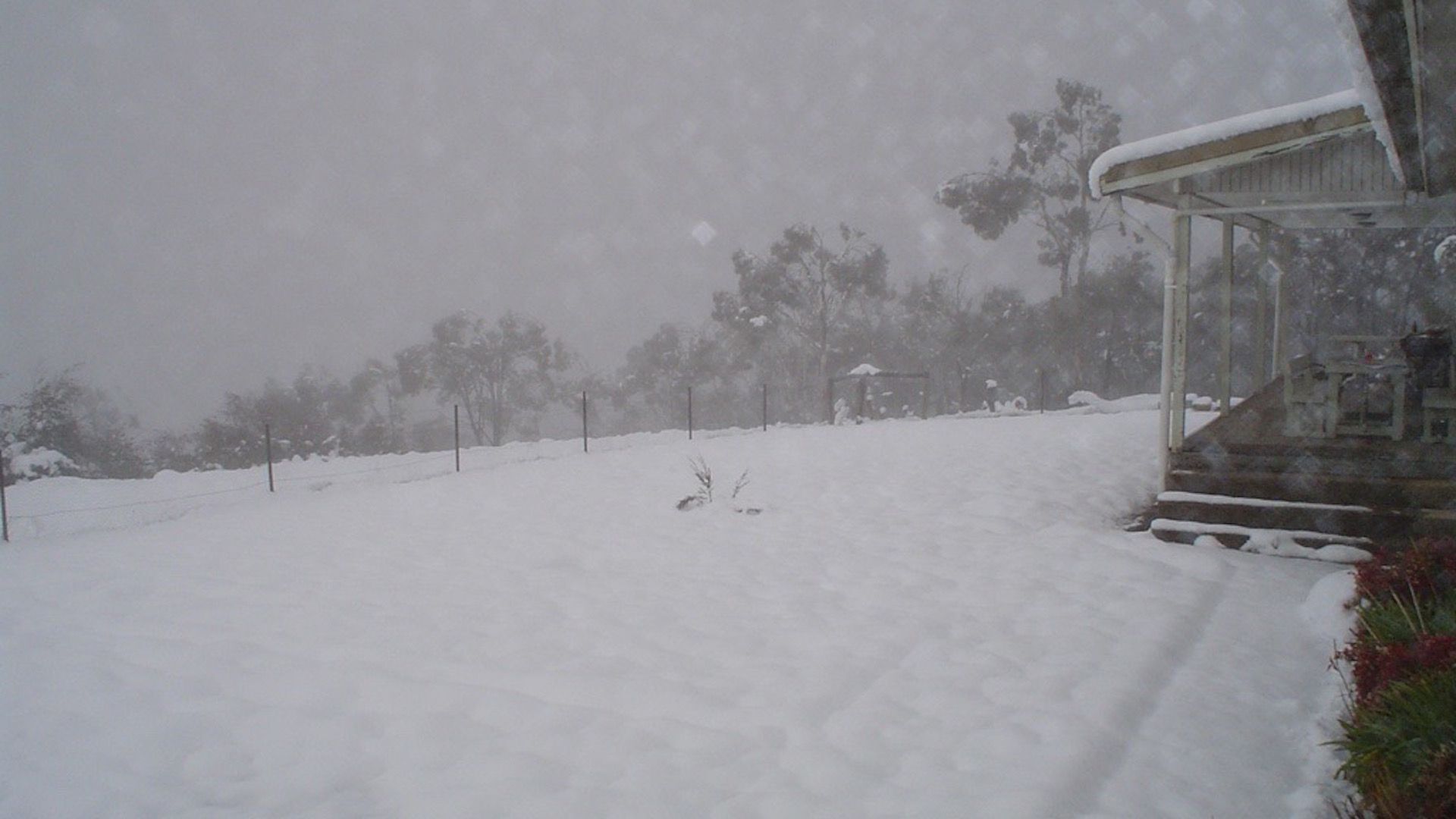 Farmhouse on Top of Varneys Range close to Snowy Mountains & Jindabyne — image 19