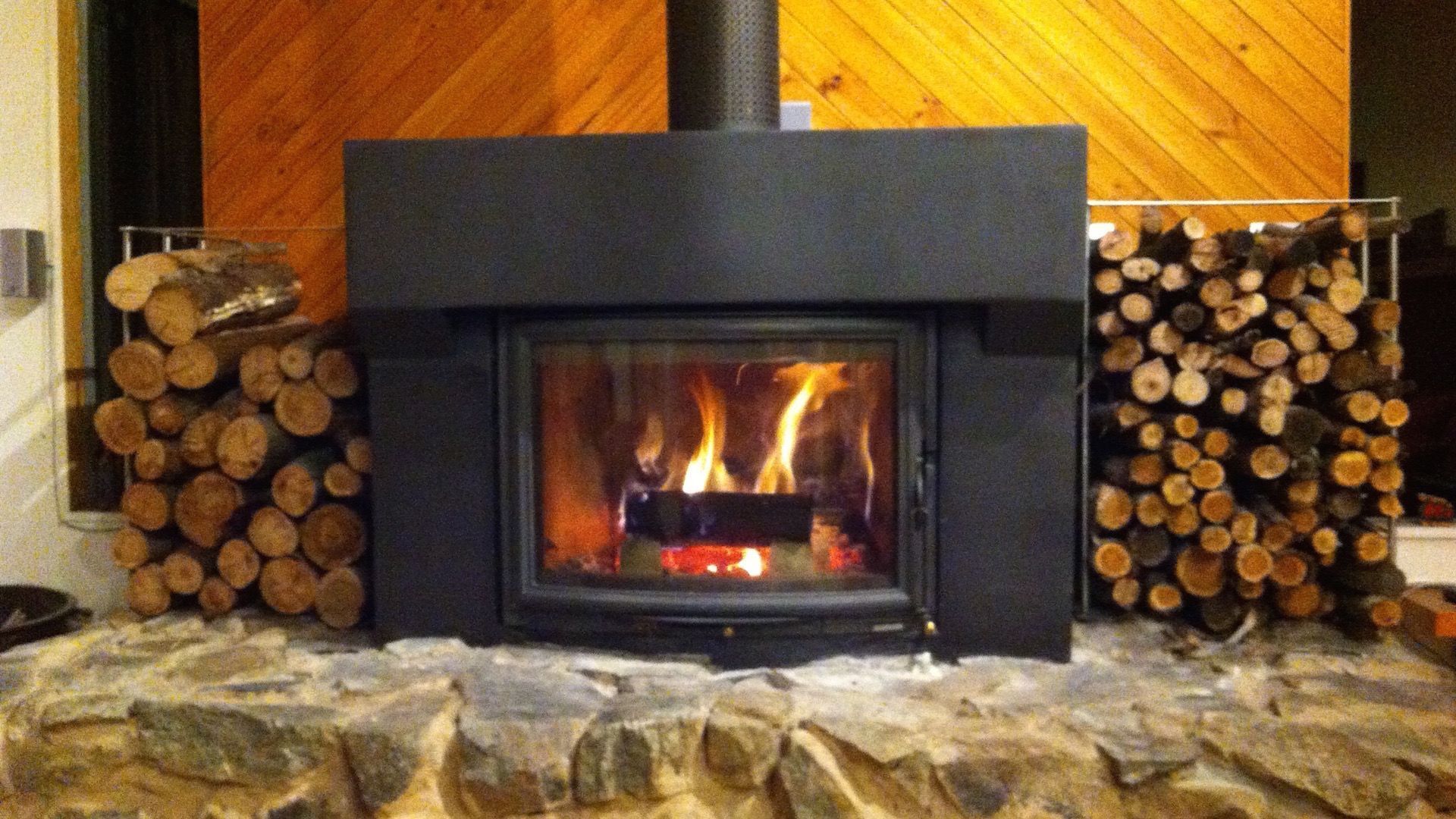 Farmhouse on Top of Varneys Range close to Snowy Mountains & Jindabyne — image 24