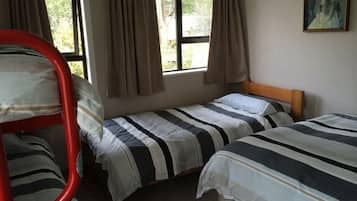4 slaapkamers, een strijkplank/strijkijzer