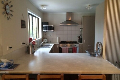 White Peakes Lodge - fully furnished house