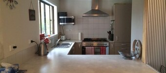 White Peakes Lodge - fully furnished house