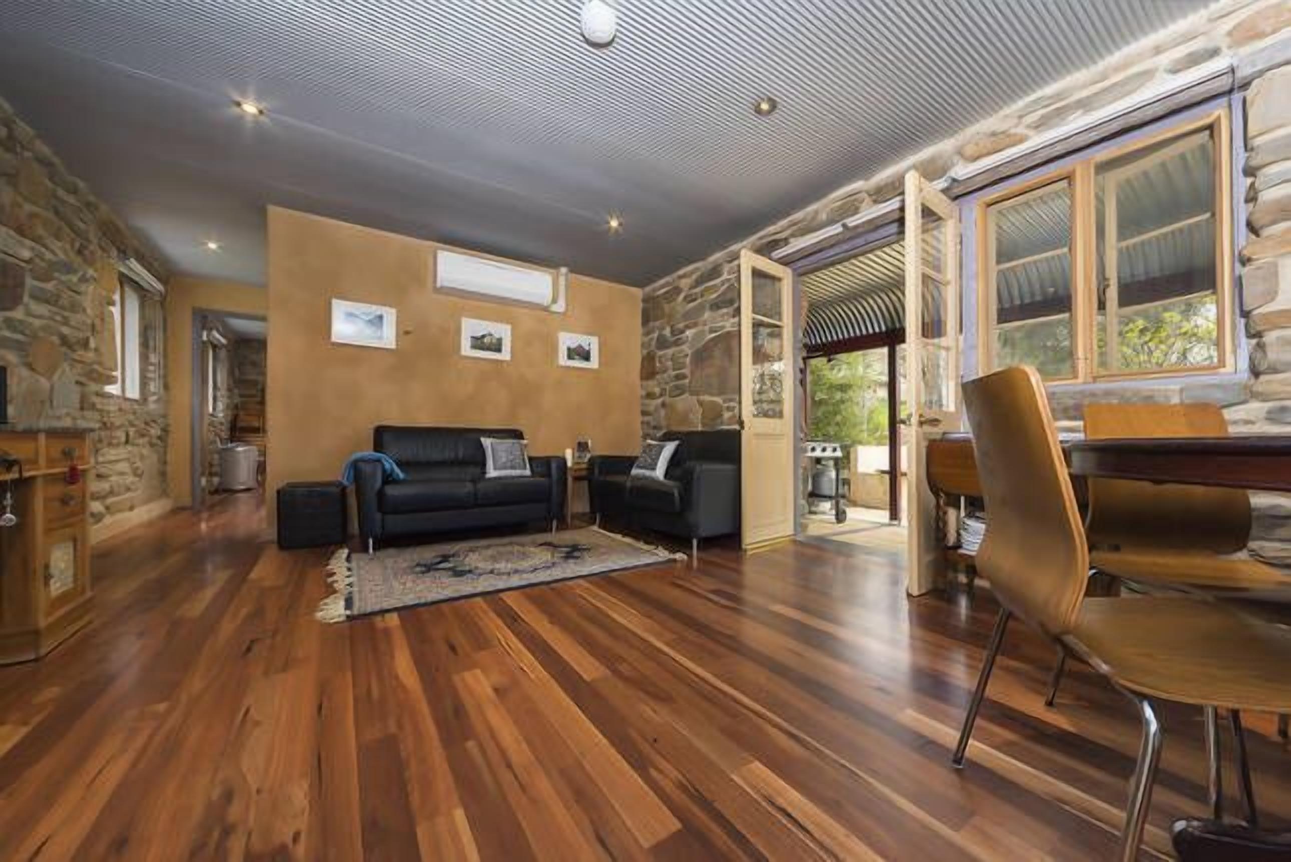 Sunset Cottage at 1860 Wine Country Cottages