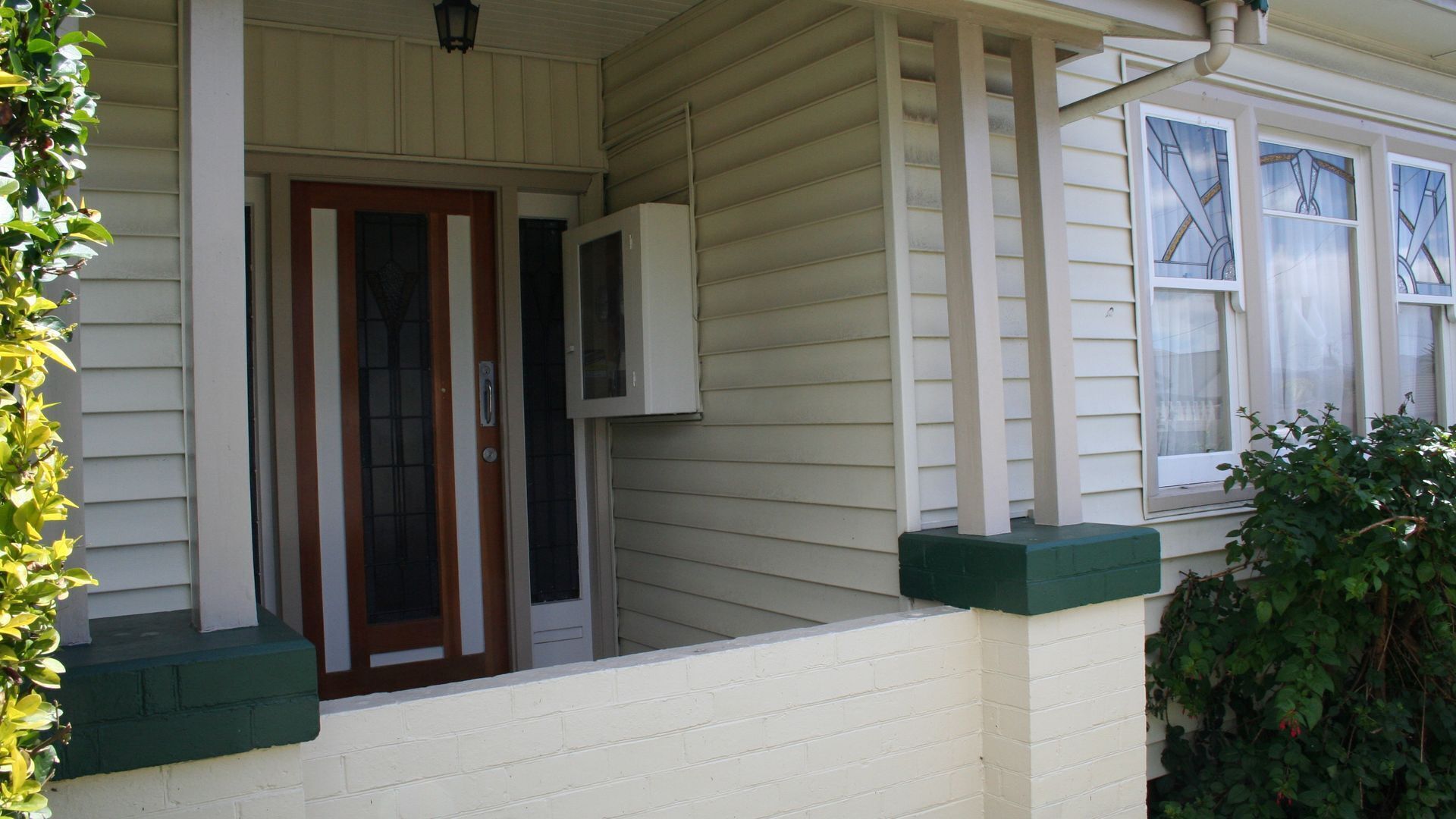Amy Cottage - 3 bedroom/2 bathroom Centrally located for Shopping & Restaurants — image 2