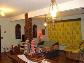 TV, DVD player, stereo - Cozy House on Boiçucanga Beach - 12 People with Wi-fi (São Sebastião)