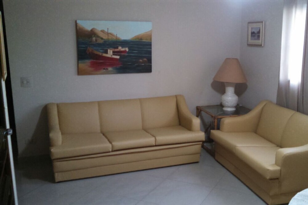 AP GUARUJÁ - 3 SUITES - 70 meters from the BEACH - with 400 mega free Wi-Fi.