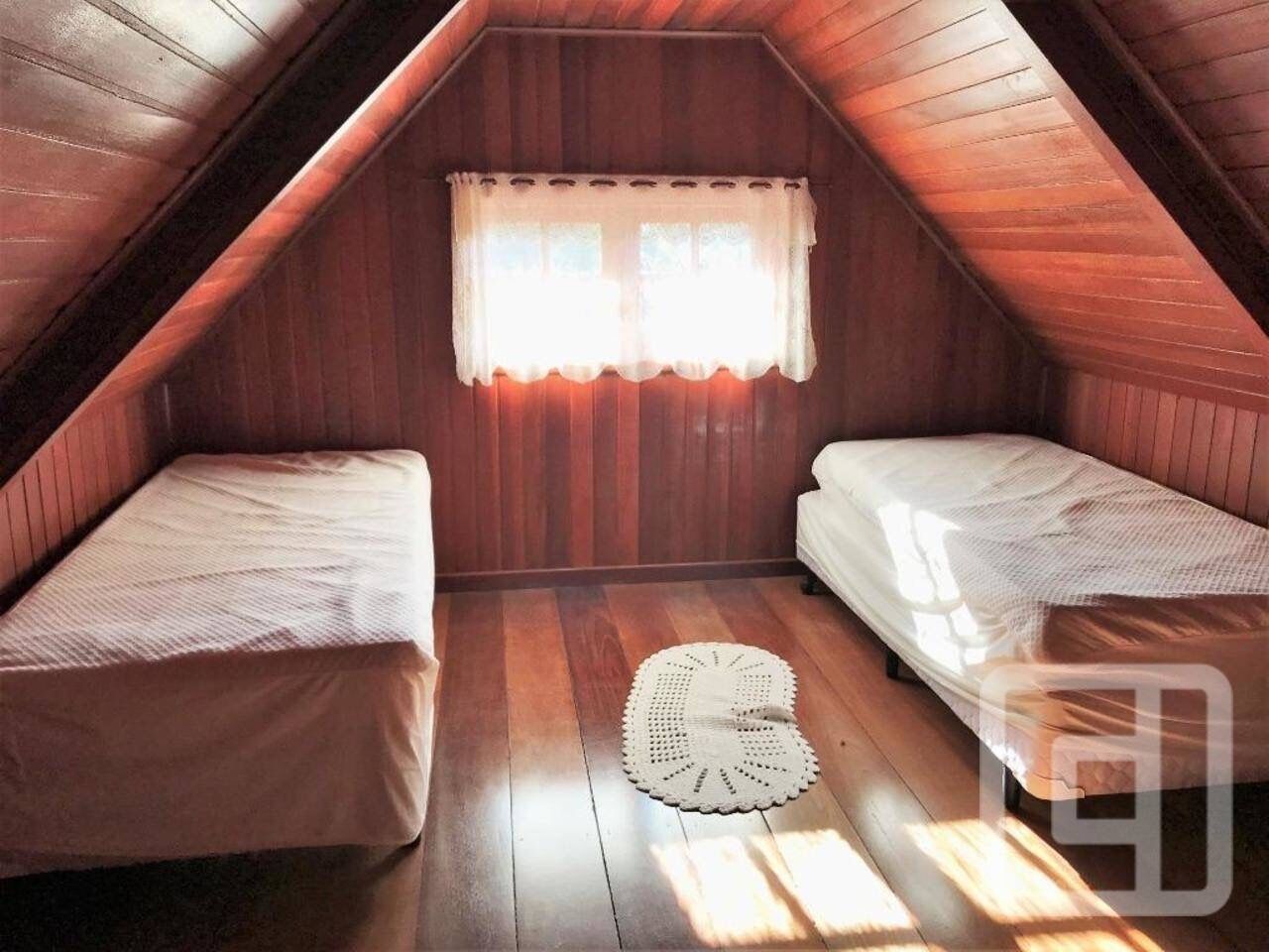 7 quartos, ferros/tábuas de passar roupa, Wi-Fi