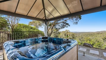 Bain à remous extérieur
