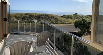 Comfortable 4 Bedroom house at Ohope Beach.