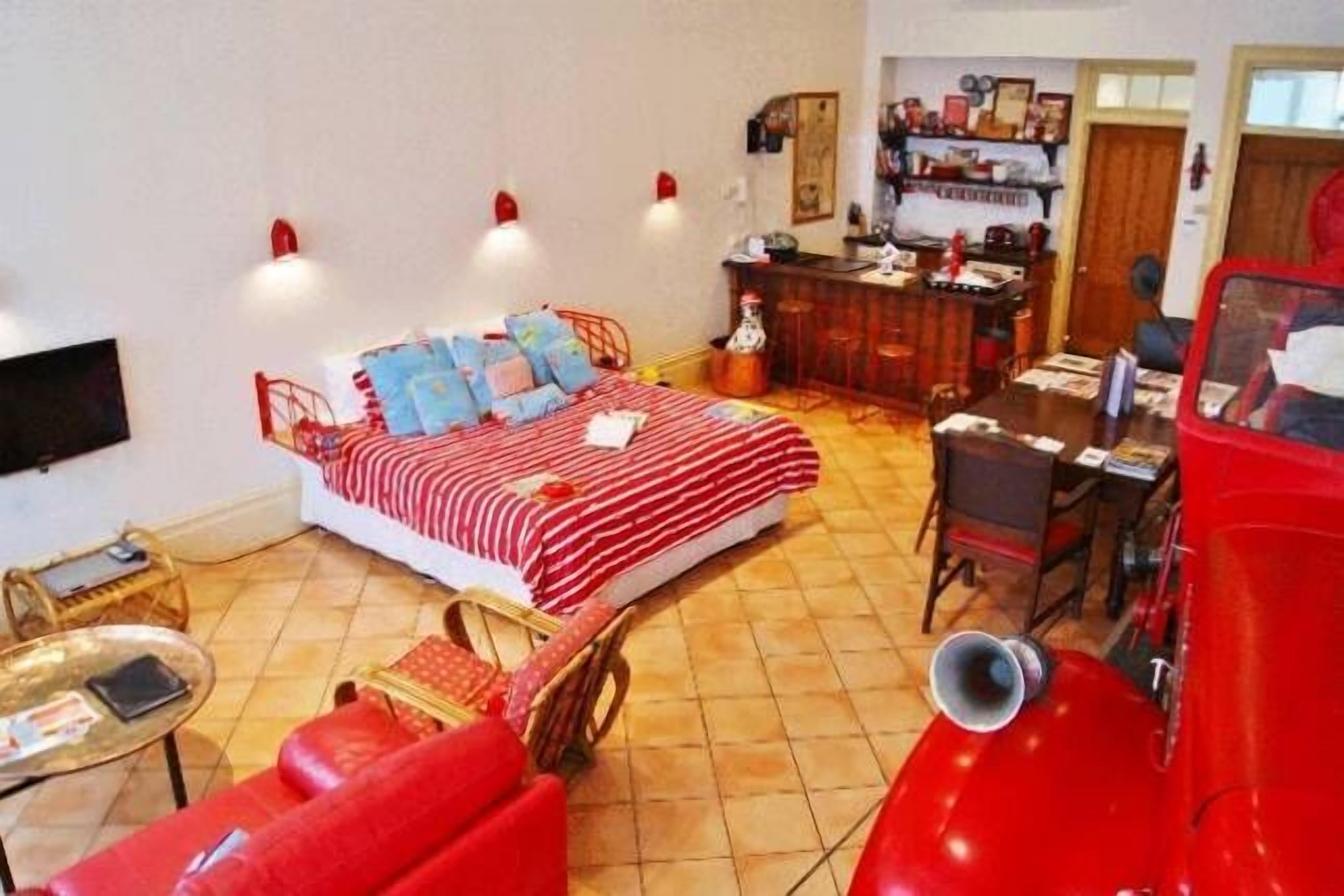 Fire Station Inn - Fire Engine Suite with Spa