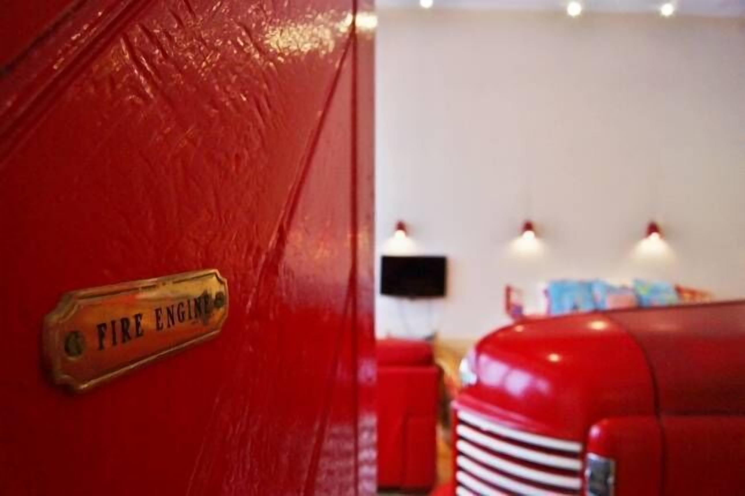 Fire Station Inn - Fire Engine Suite with Spa — image 16