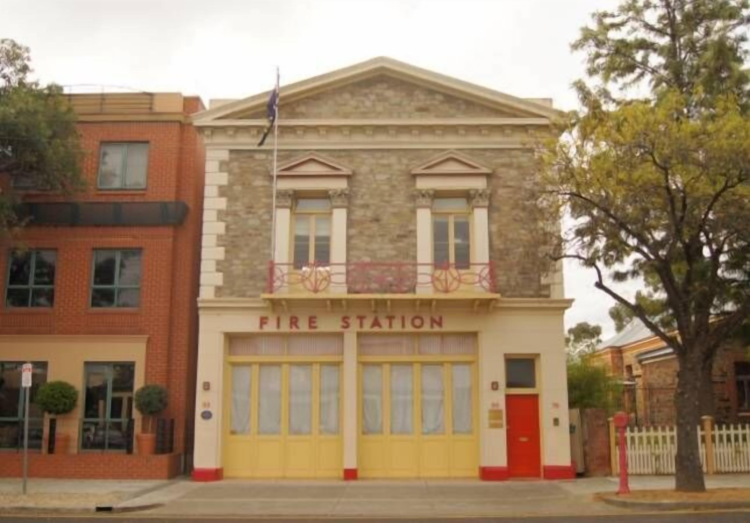 Fire Station Inn - Fire Engine Suite with Spa — image 21
