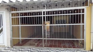 Exterior detail - Beach house with garage for 2 cars. Special packages for Christmas and New Year's Eve. (PRAIA GRANDE)