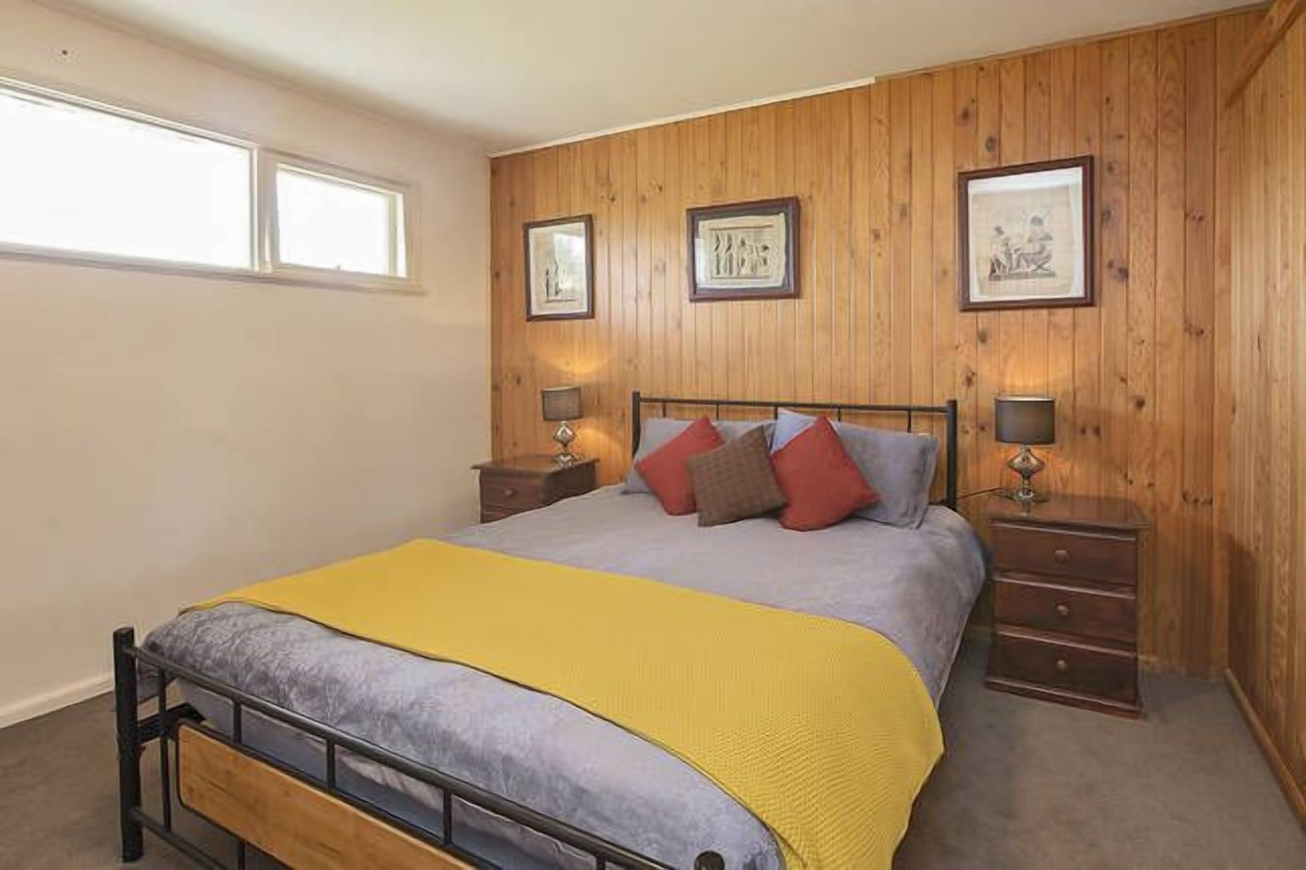 The Range Lodge, Top of Barney's Mountain Range