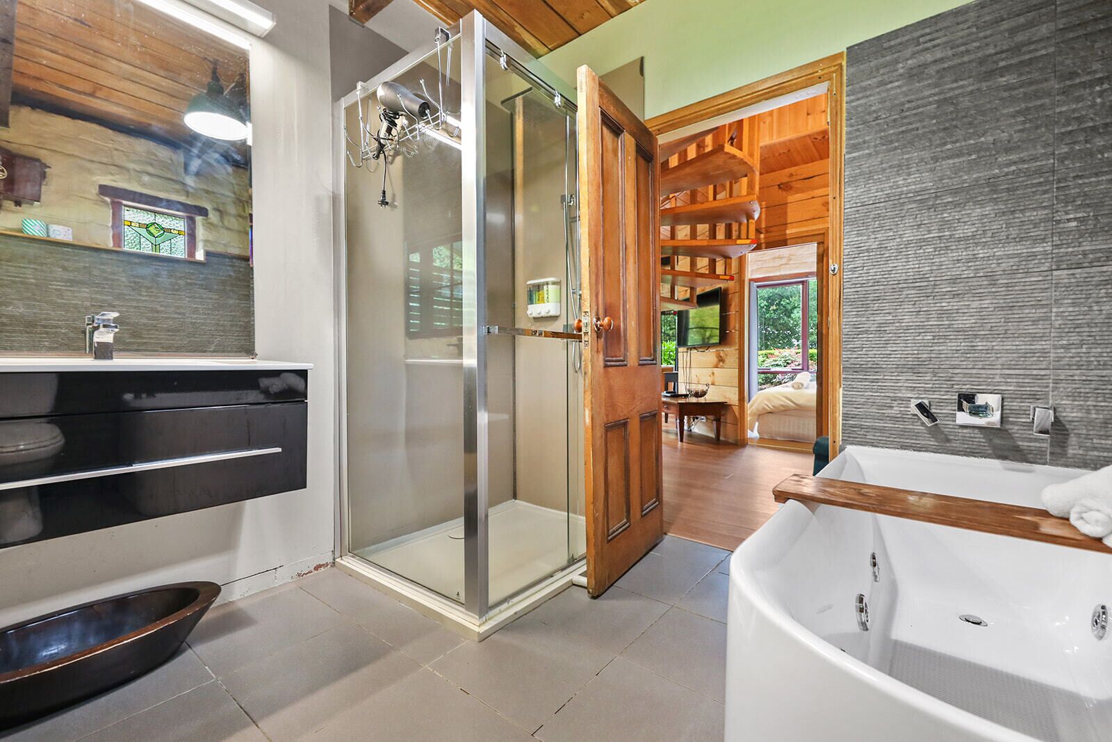 Blerick Mudbrick Cottage - Spa and Serenity