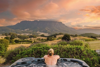 Eagles Nest Retreat - Nest 1 Romantic Stay in Tasmania