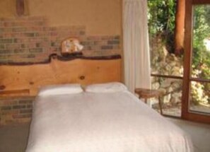 2 bedrooms, iron/ironing board, travel cot, free WiFi