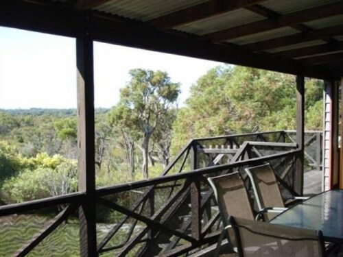 Bin 63 Rustic Bush Retreat 5 minutes to the beach 7 minutes from Margaret River