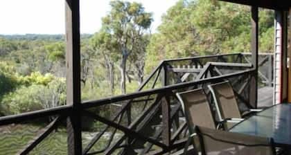 Bin 63 Rustic Bush Retreat 5 minutes to the beach 7 minutes from Margaret River