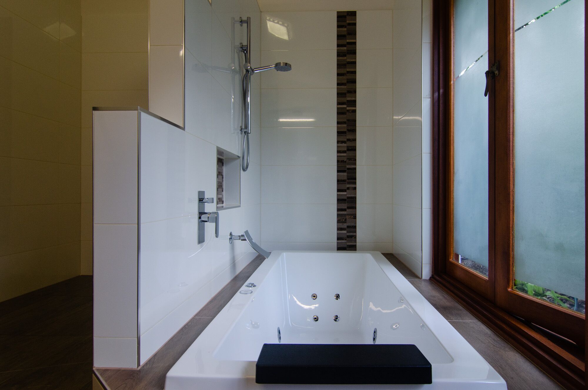 Stunning Family Resort Style Home - Swimming Pool + Full Tennis Court — image 17