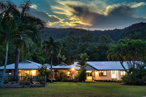 Stunning Family Resort Style Home - Swimming Pool + Full Tennis Court