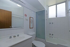 Bathtub
