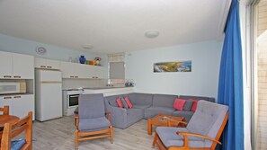 TV - HEADLANDS 2 - Ocean and River views. (Port Macquarie)