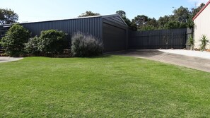 Property grounds - Beach Living at Its Best (Mccracken)