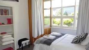 4 bedrooms, iron/ironing board, free WiFi