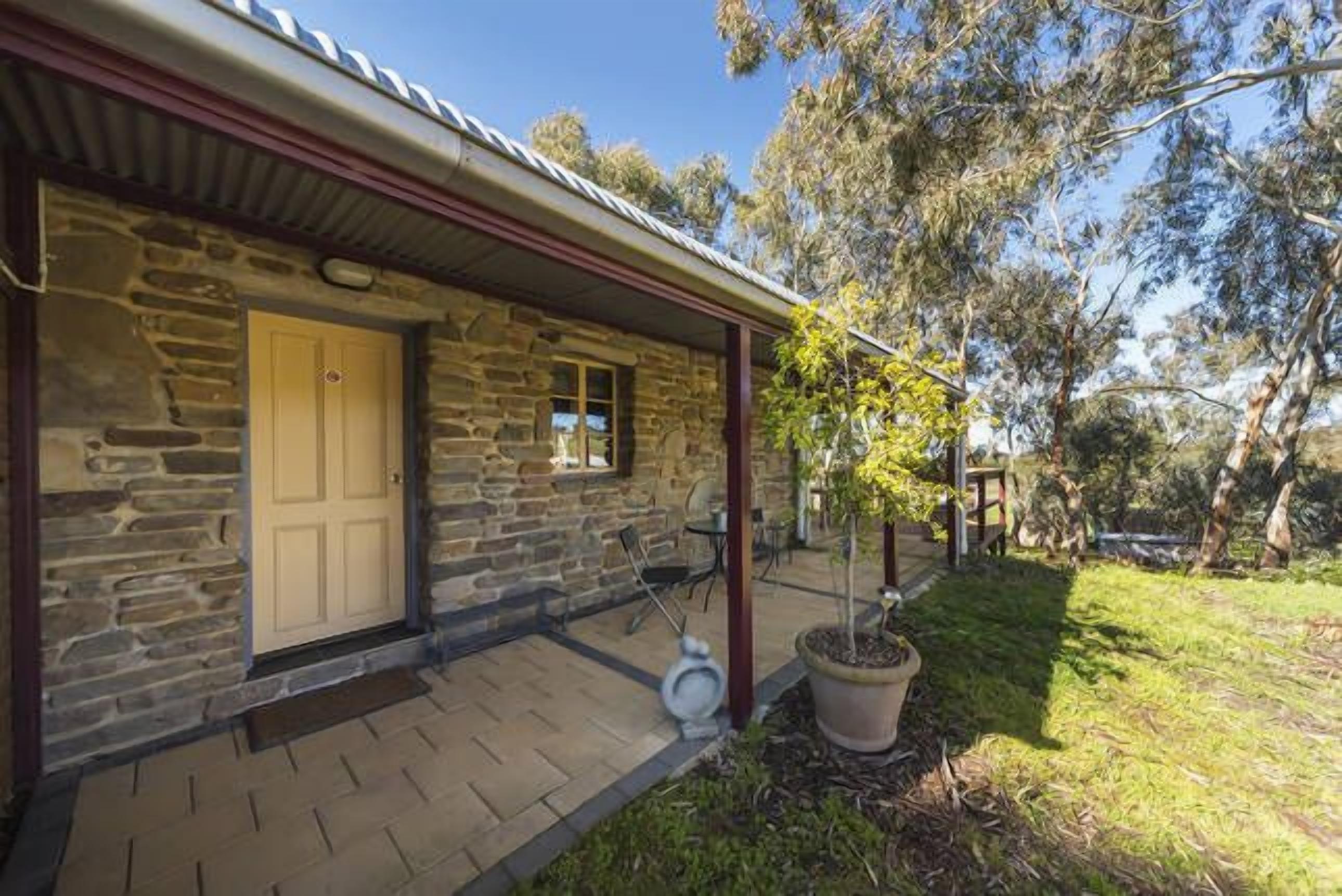 Dawn Cottage at 1860 Wine Country Cottages — image 2