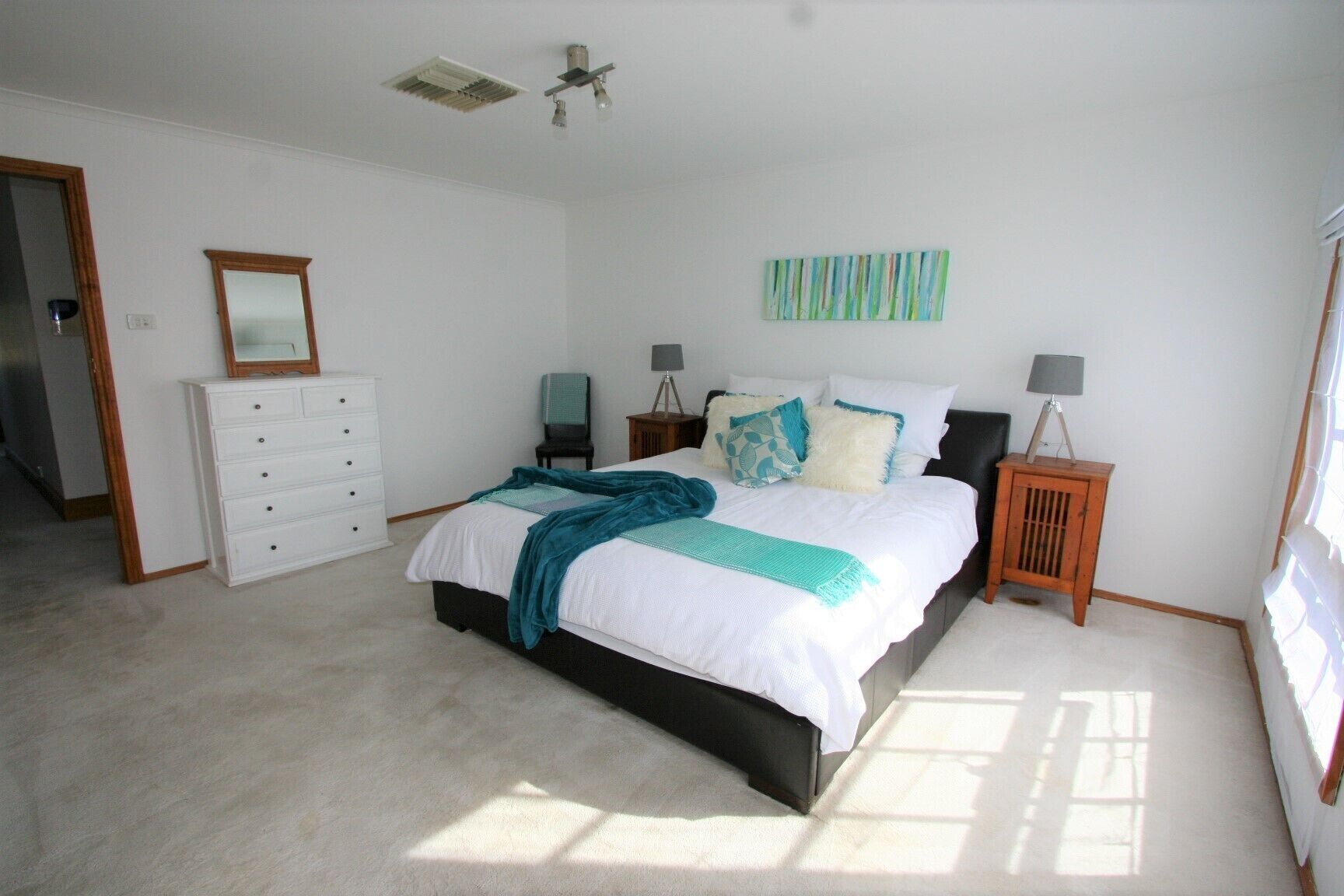 Beaumaris Grand Dame - Child & Pet friendly — image 13