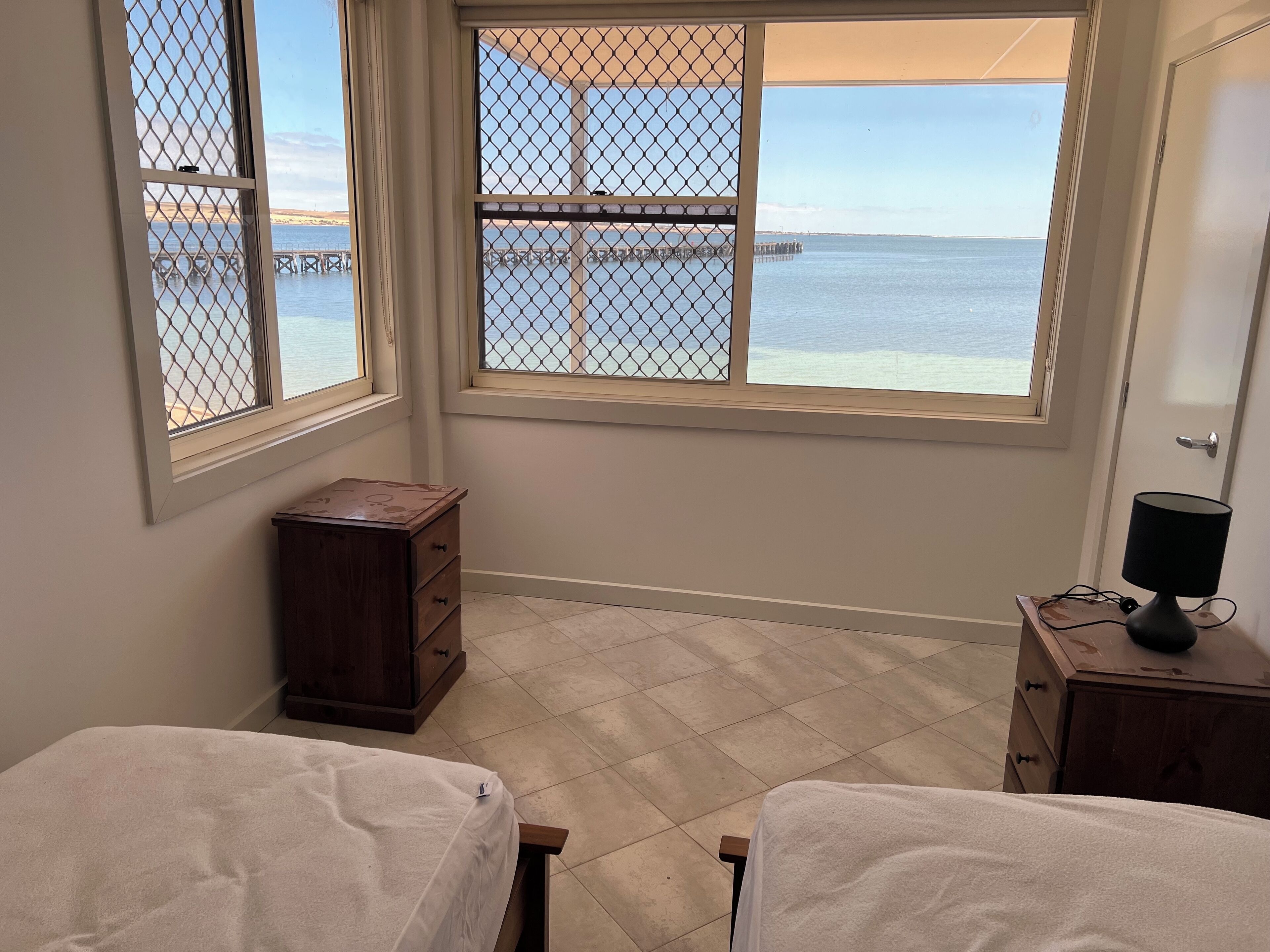 1 slaapkamer, een strijkplank/strijkijzer, gratis wifi, beddengoed