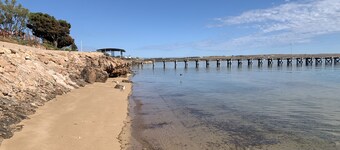 Beachside & Jetty View Apt 5  (Harbour Master) New Large Balcony by April26