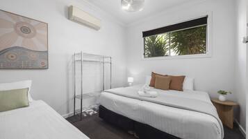 3 bedrooms, iron/ironing board, WiFi, bed sheets