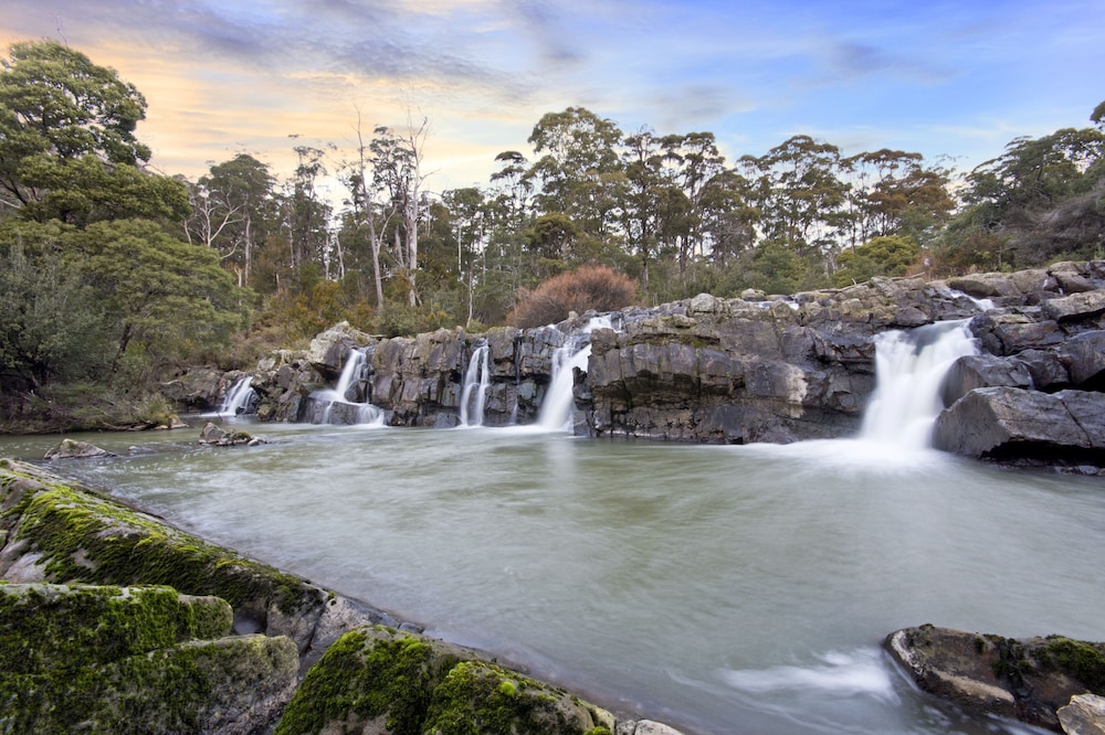 Waterfall Cottage at Falls River
