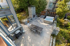 屋外ダイニングエリア