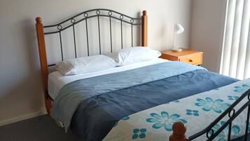 3 bedrooms, bed sheets