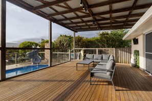 Outdoor pool - Retreat at Renfrew – Entertainers Delight with Spa, Pizza Oven & Sunset Views (Werri Beach)