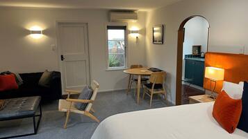 1 bedroom, iron/ironing board, internet