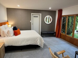 1 bedroom, iron/ironing board, internet