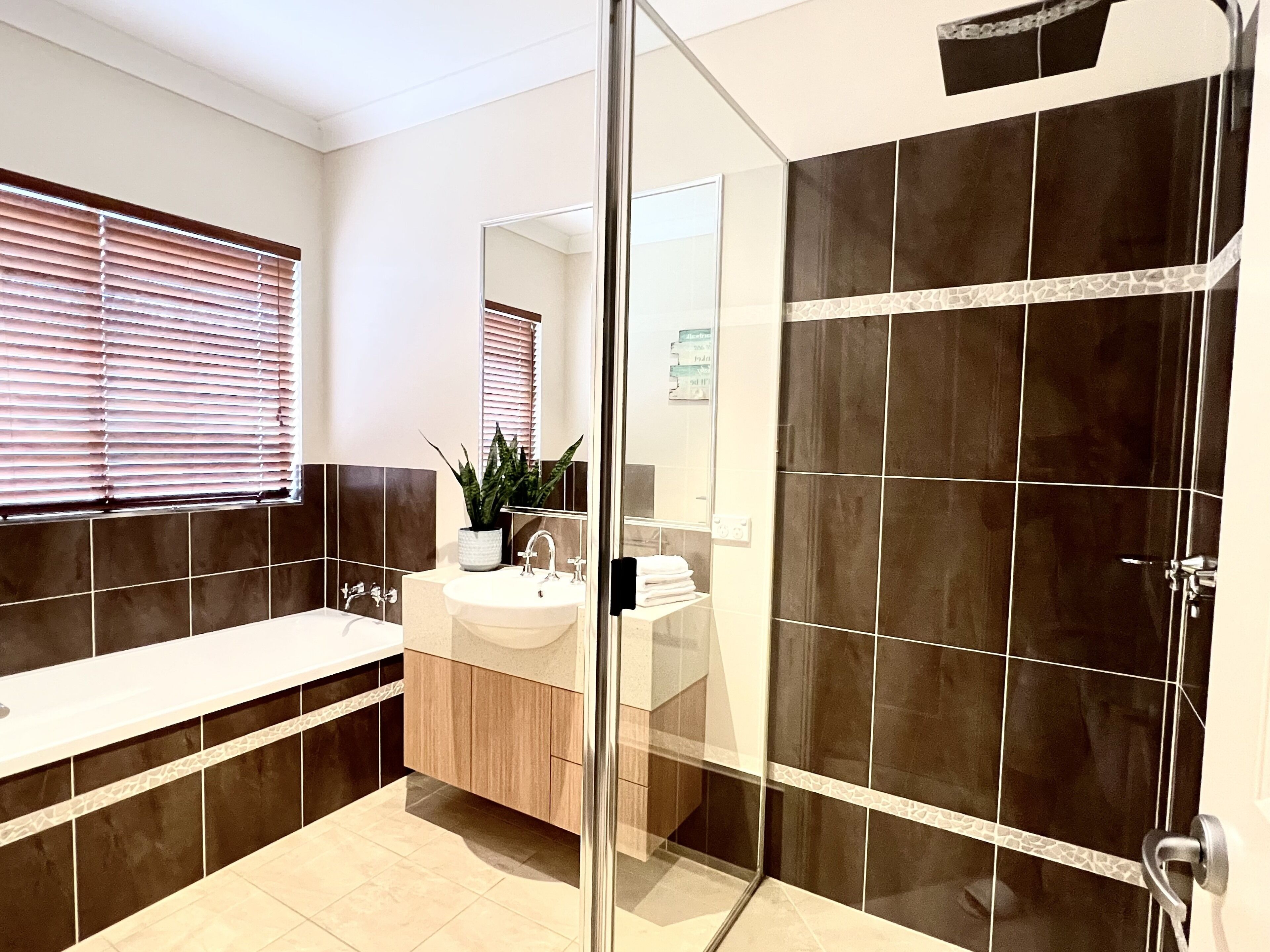 SEASCAPE @ Palm Cove: HEATED POOL — image 28