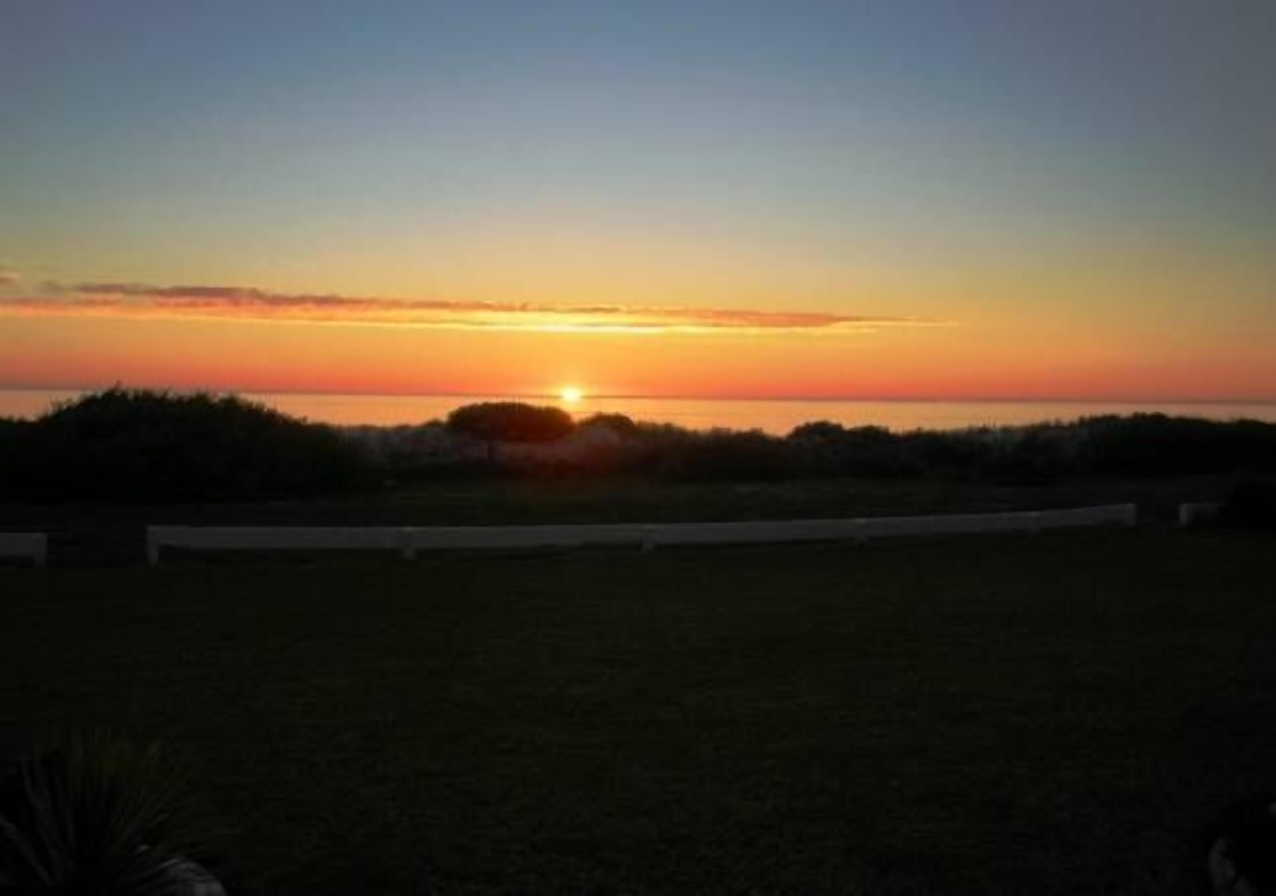 Semaphore Sunset - beachfront — image 6