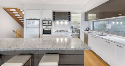 Fantastic house with 5 bedrooms - views of the golf course