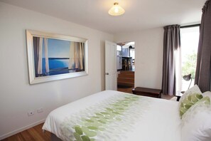 3 habitaciones, insonorización y tabla de planchar con plancha 