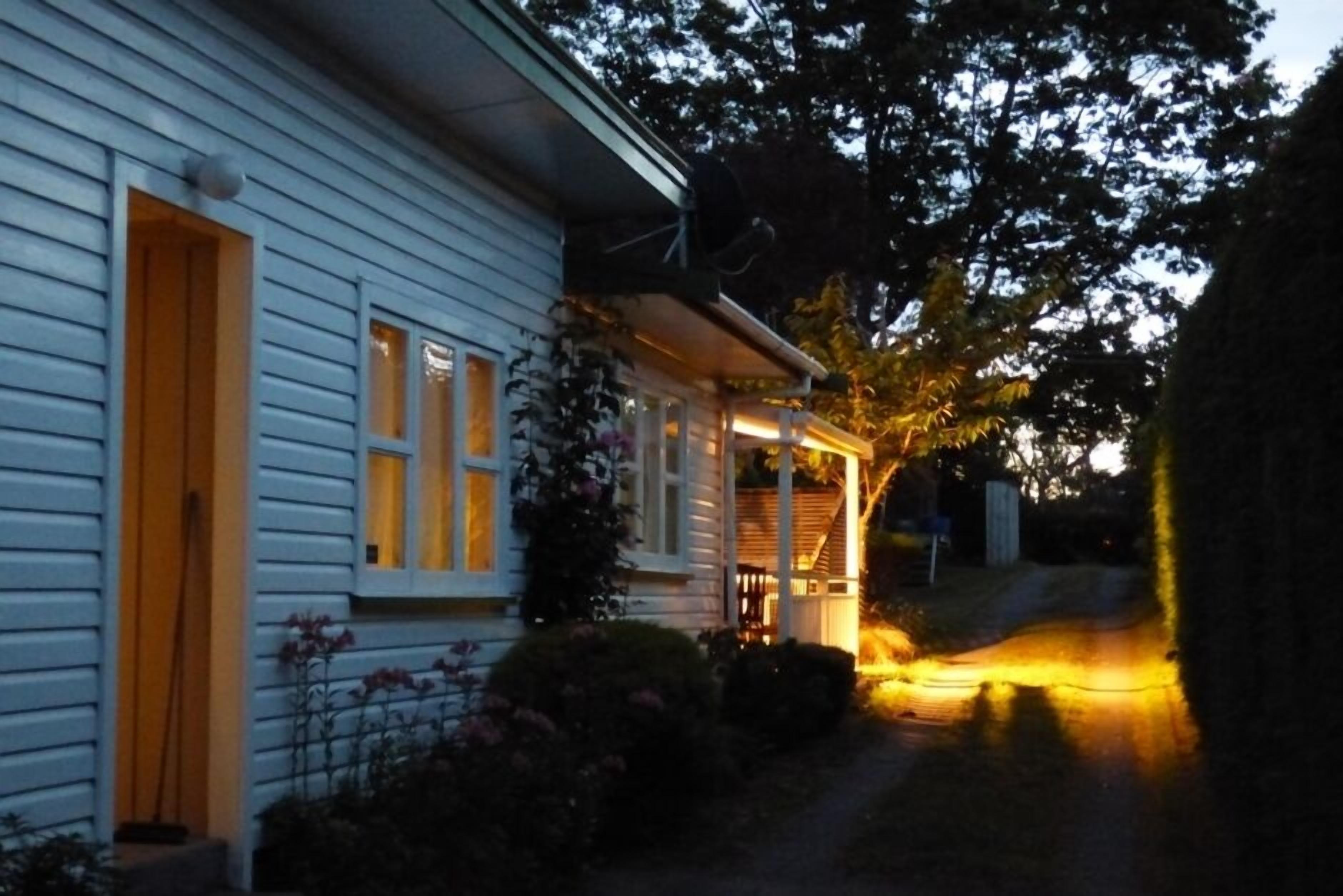 bach by night